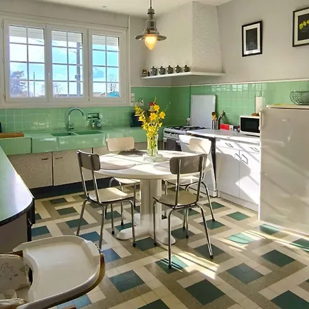 Dom wakacyjny 10pers, Piscine Couverte, Criteuil,charente *