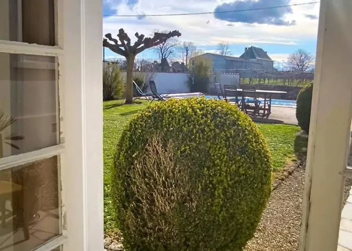 10pers, Piscine Couverte, Criteuil,charente Сasa de vacaciones Criteuil-la-Magdeleine