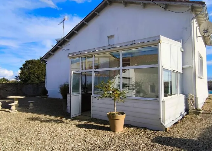 10pers, Piscine Couverte, Criteuil,charente Сasa de vacaciones Criteuil-la-Magdeleine