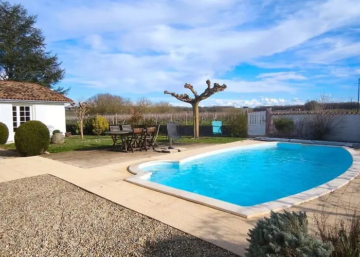 Сasa de vacaciones 10pers, Piscine Couverte, Criteuil,charente