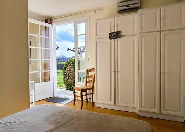 10pers, Piscine Couverte, Criteuil,charente Сasa de vacaciones *