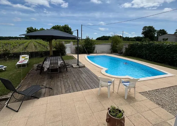 10pers, Piscine Couverte, Criteuil,charente Сasa de vacaciones
