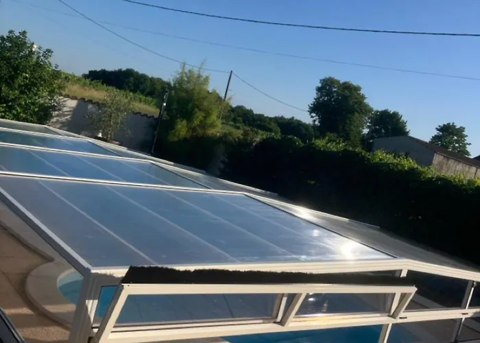 10pers, Piscine Couverte, Criteuil,charente Сasa de vacaciones *